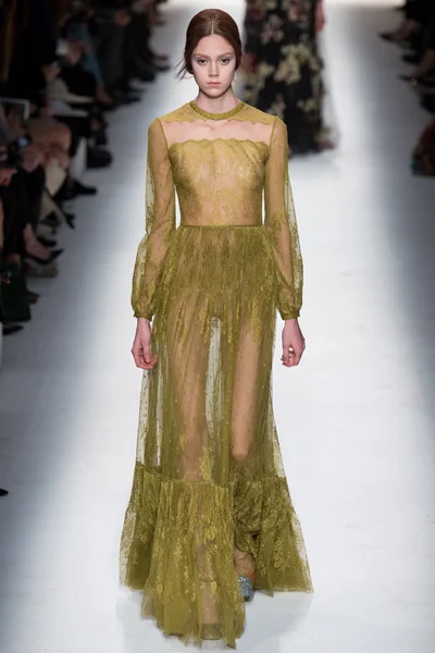 Look 60